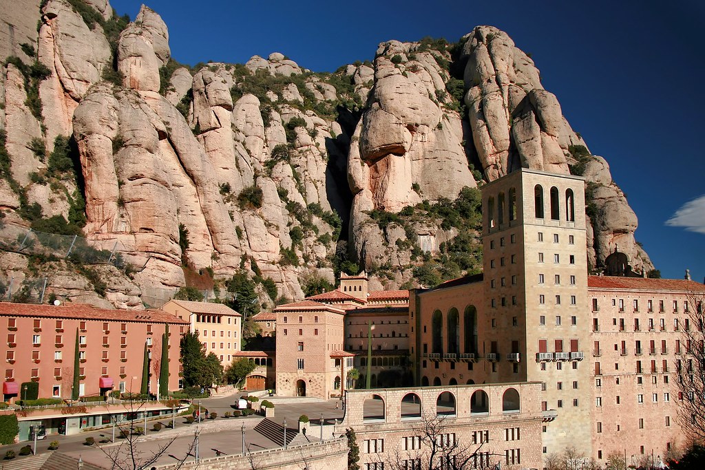 Montserrat, un monestir mil·lenari